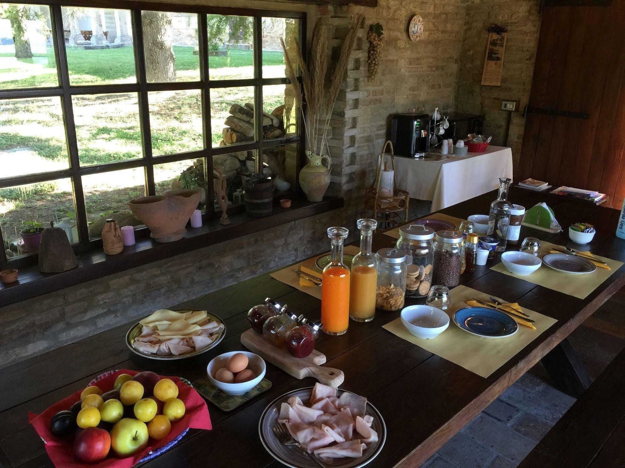 Convento Di San Francesco Mondaino Bed & Breakfast Bagian luar foto