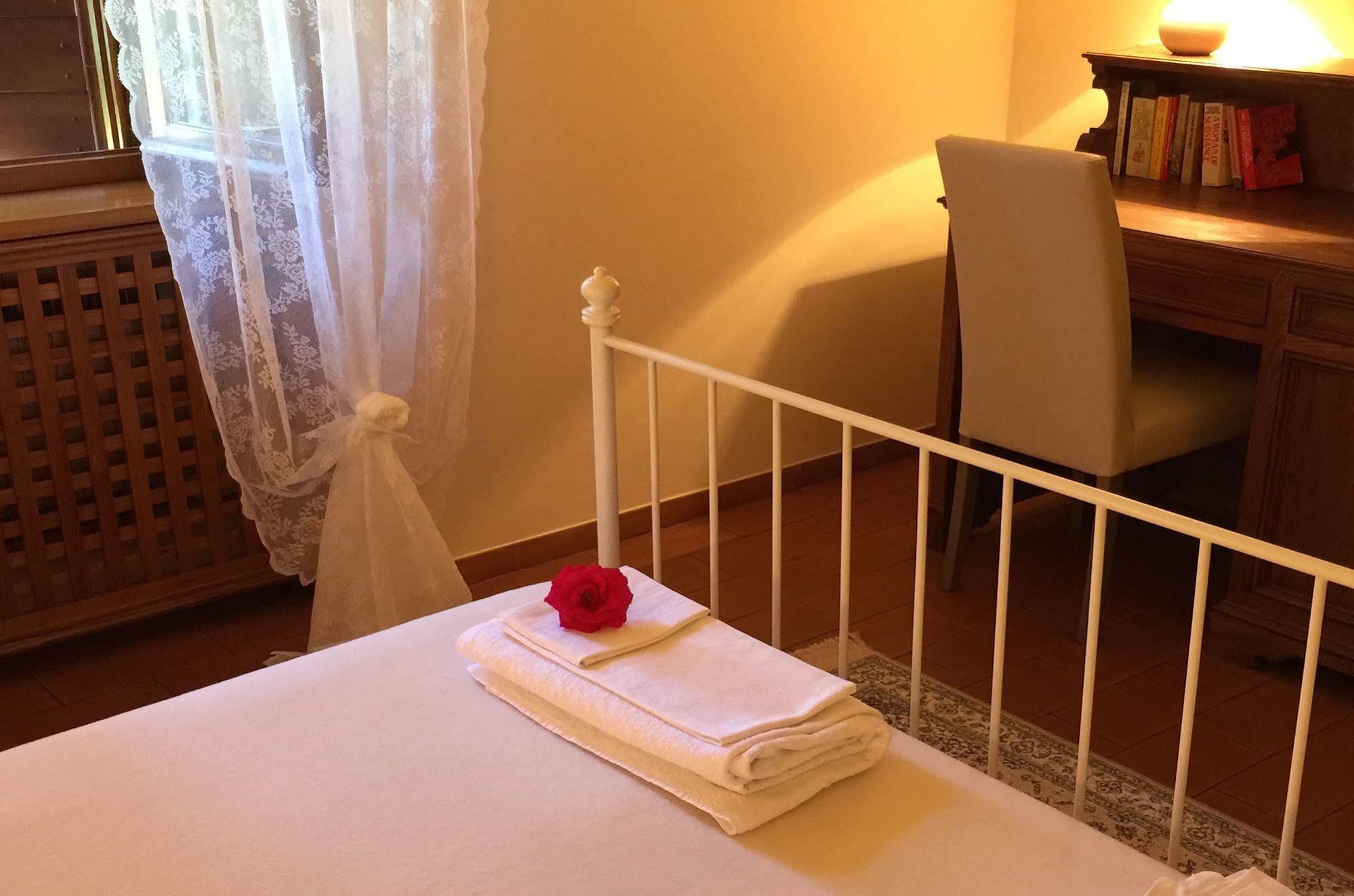 Convento Di San Francesco Mondaino Bed & Breakfast Bagian luar foto