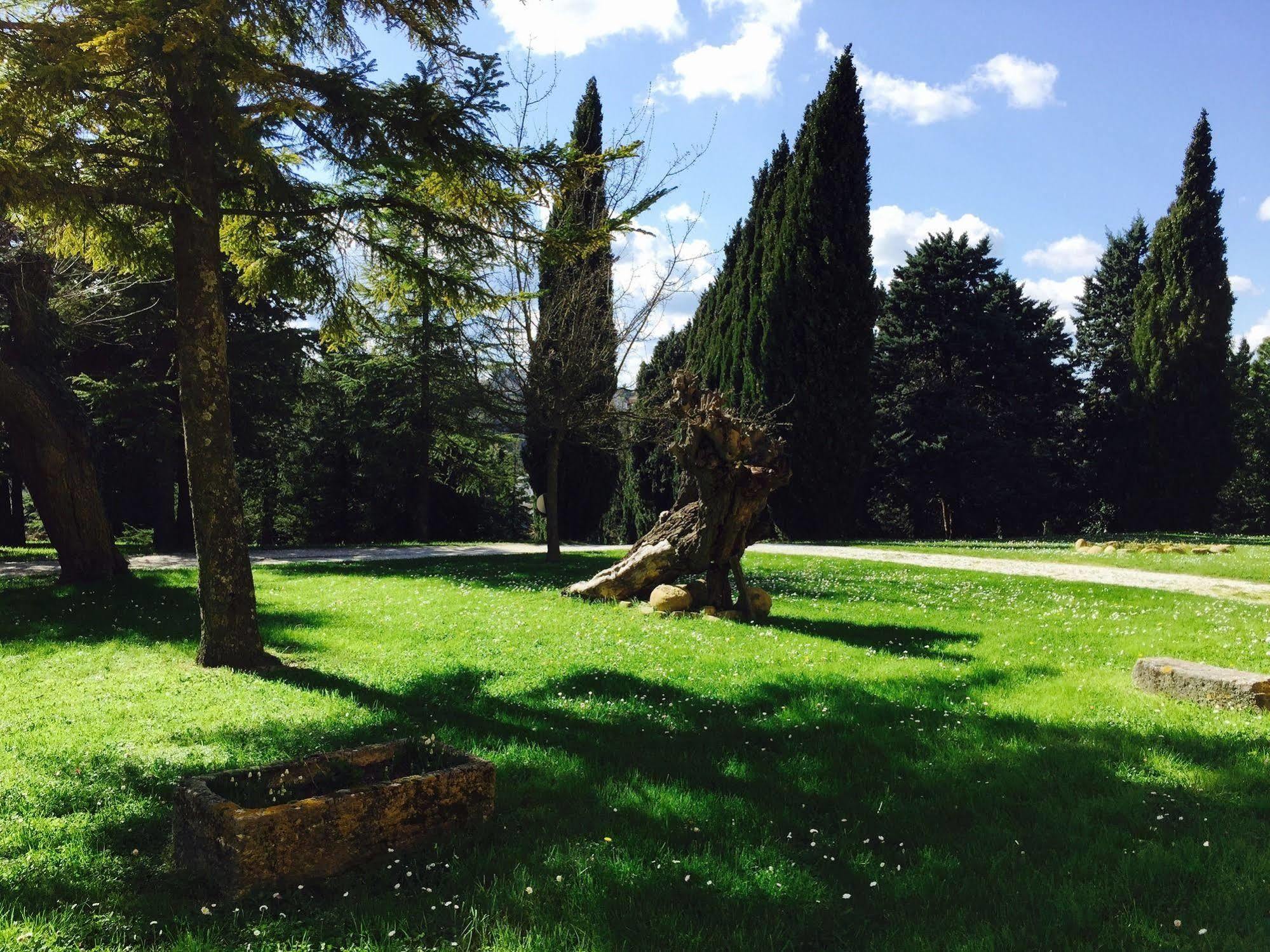 Convento Di San Francesco Mondaino Bed & Breakfast Bagian luar foto