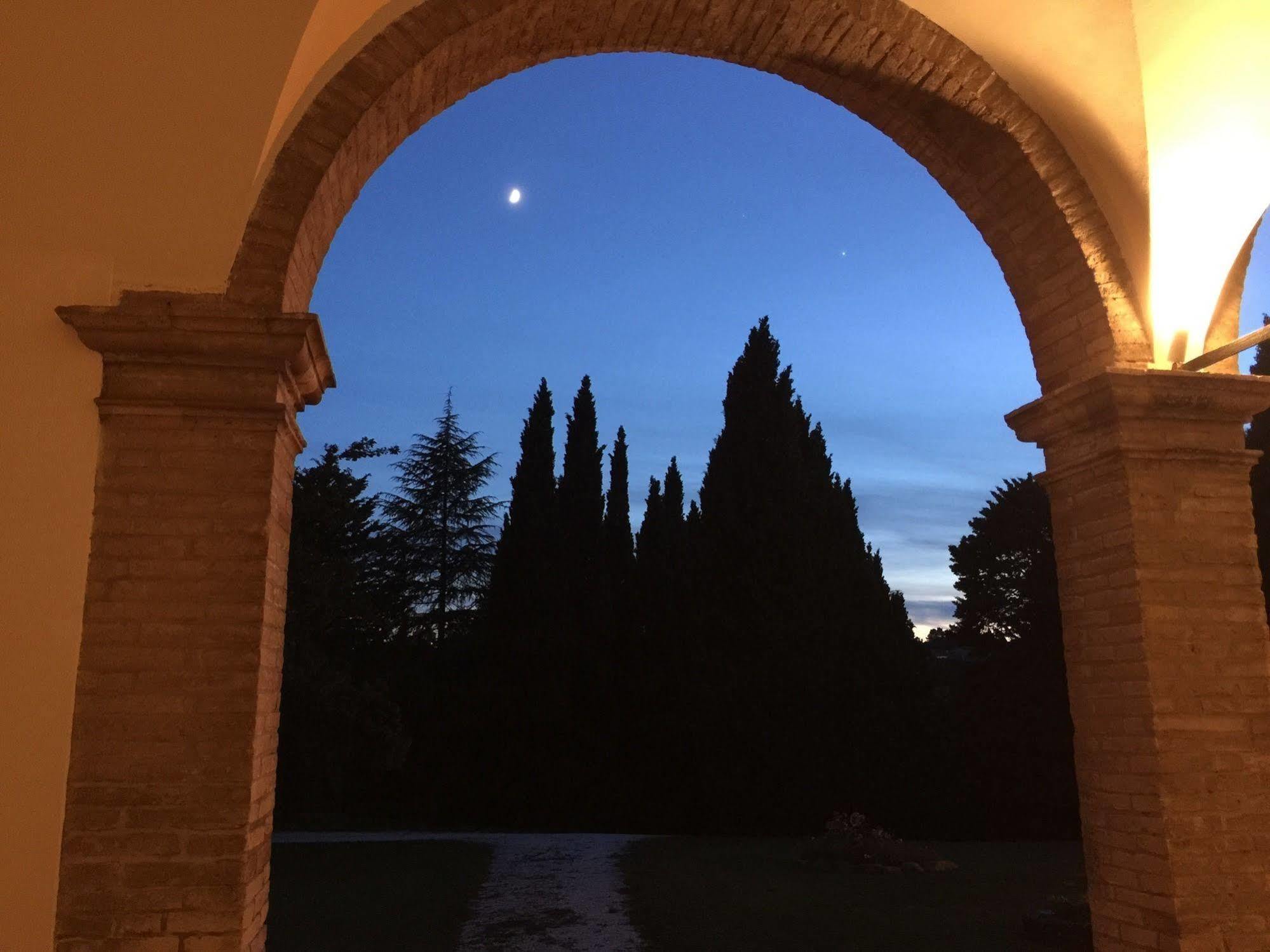 Convento Di San Francesco Mondaino Bed & Breakfast Bagian luar foto